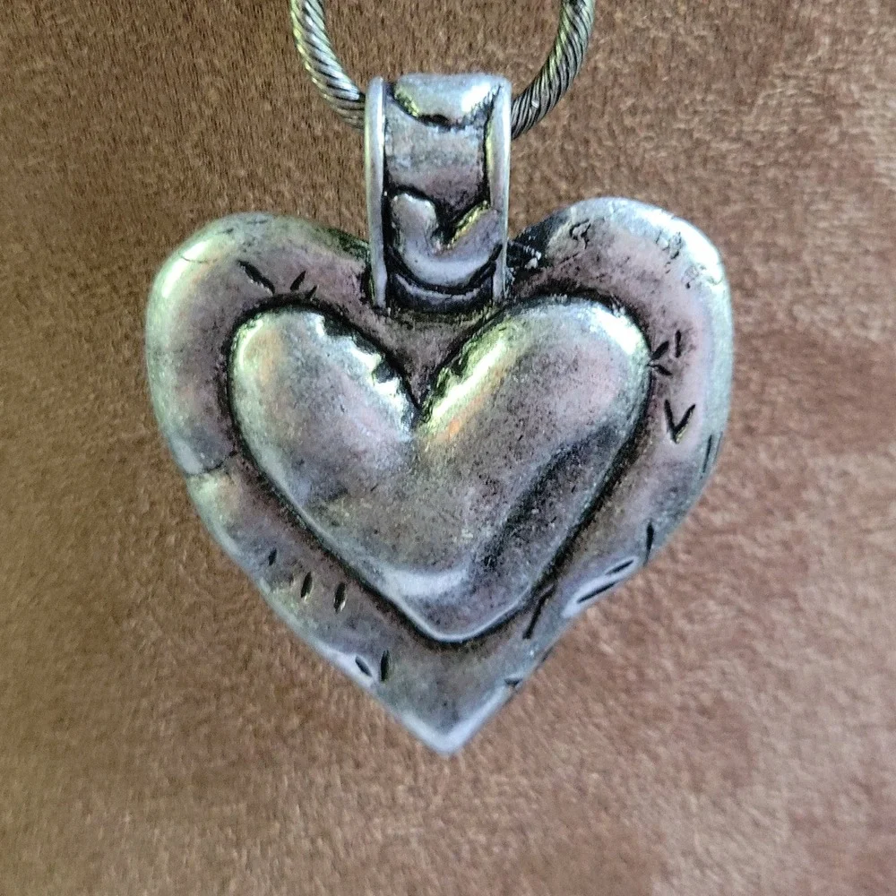 Silver Tone Chunky Mixed Link Heart‎ Pendant Necklace 32